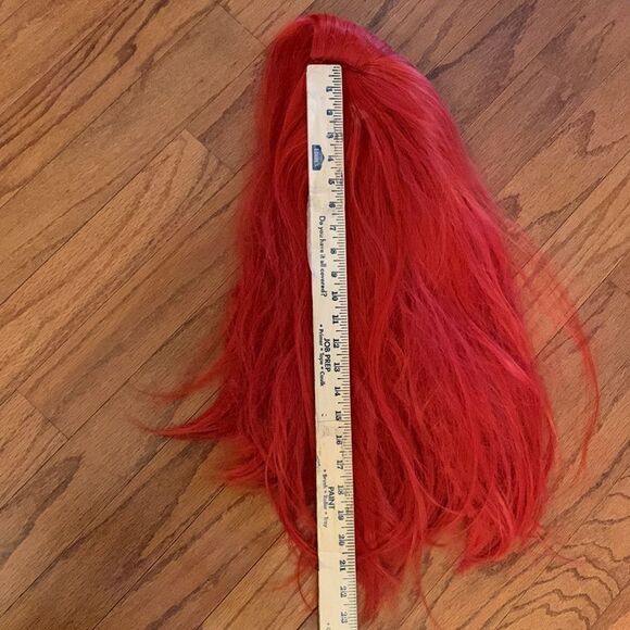 Red Wig appx 22/24”. Beautiful & combs well - Picture 6 of 8